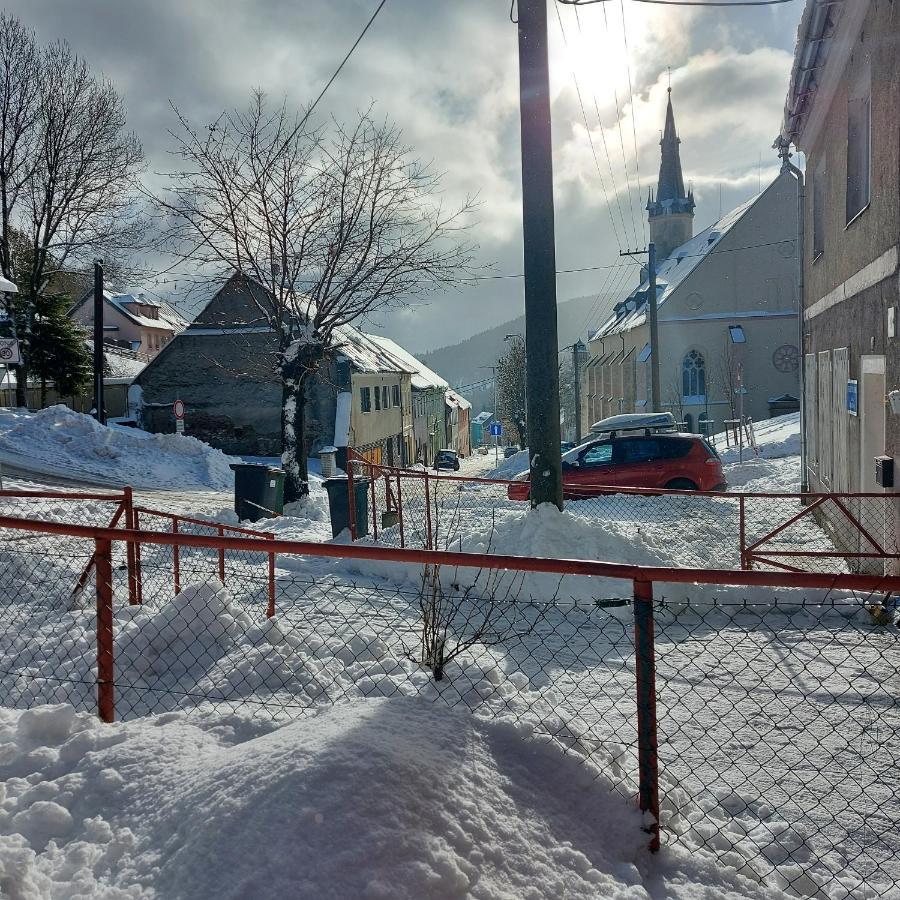 U Vahy Jachymov Lägenhet Exteriör bild